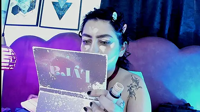 Snapshot of sophy_rock chatting on 07-22-26, 05:26 sophy rock online show from 07-22-26, 05:26