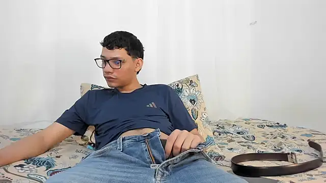 Snapshot of Diego-Monsalve chatting on 02-05-26, 10:27 Diego-Monsalve online show from 02-05-26, 10:27