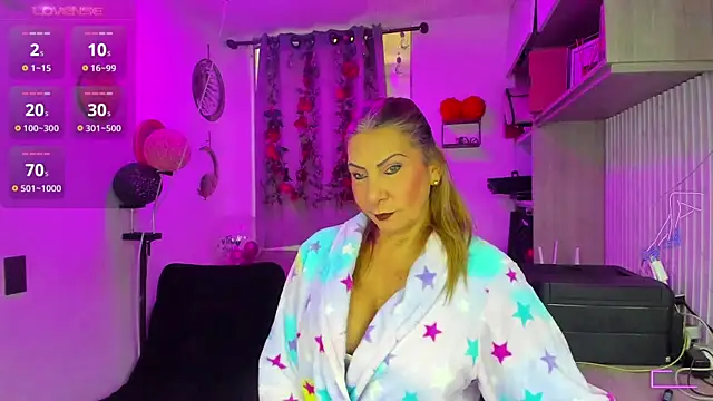  cristal ayala online show from 07-25-26, 08:04