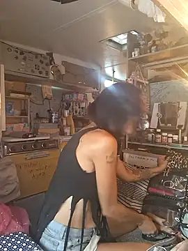 whitetrashdirtyslut online show from 06-23-26, 11:36