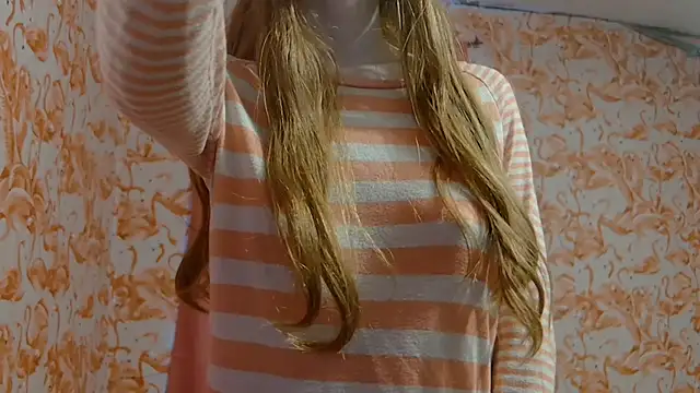 strawberrysmoothie online show from 10-26-25, 06:52