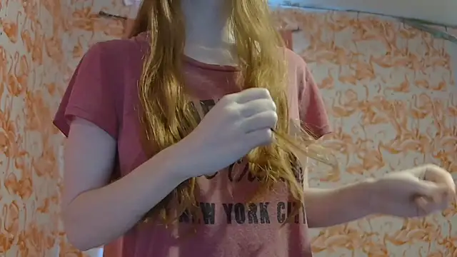 strawberrysmoothie online show from 10-06-25, 06:52