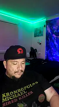 Snapshot of Spunonymous chatting on 03-09-25, 04:05 Spunonymous online show from 03-09-25, 04:05