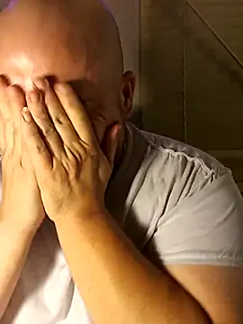 Snapshot of Spunonymous chatting on 10-04-25, 01:51 Spunonymous online show from 10-04-25, 01:51