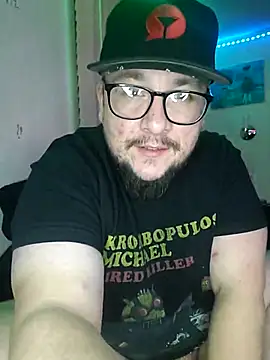 Snapshot of Spunonymous chatting on 03-07-25, 08:34 Spunonymous online show from 03-07-25, 08:34