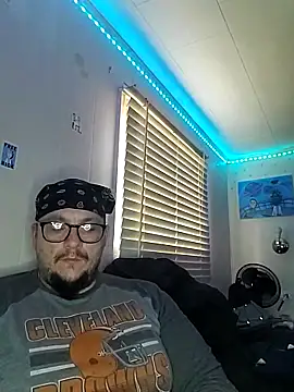 Snapshot of Spunonymous chatting on 03-04-25, 09:54 Spunonymous online show from 03-04-25, 09:54