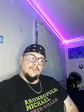 Snapshot of Spunonymous chatting on 02-23-25, 11:55 Spunonymous online show from 02-23-25, 11:55