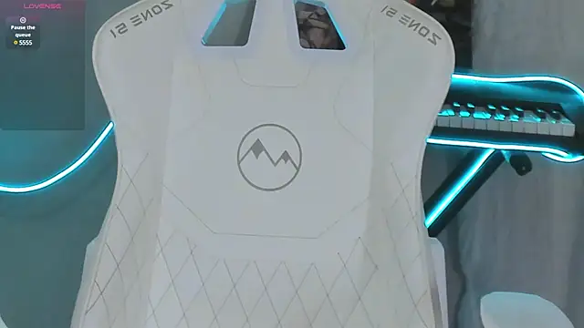 Snapshot of 4ever_dude chatting on 01-18-25, 03:31 4ever dude online show from 01-18-25, 03:31