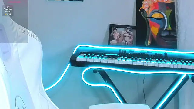 Snapshot of 4ever_dude chatting on 02-08-25, 11:44 4ever dude online show from 02-08-25, 11:44