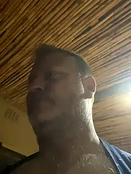 sexycouple109 online show from 10-31-25, 07:43