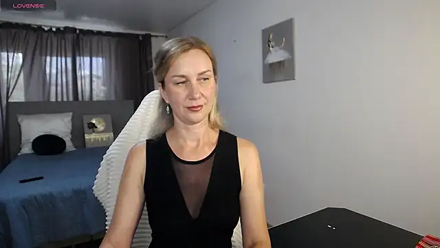 Snapshot of Vanessa_Nowak chatting on 06-22-26, 01:08 Vanessa Nowak online show from 06-22-26, 01:08