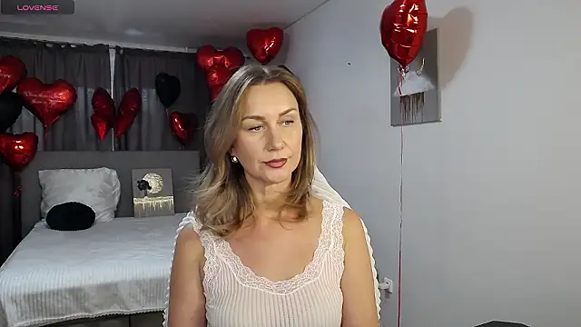 Vanessa Nowak online show from 02-16-26, 09:52