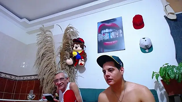 Snapshot of Leon_hot_X chatting on 03-01-25, 10:34 Leon hot X online show from 03-01-25, 10:34