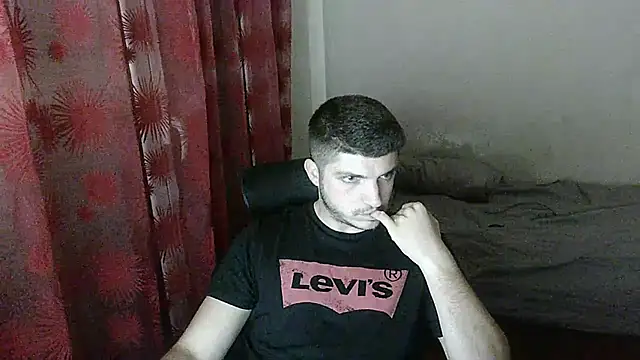 BoiWhore online show from 09-19-25, 04:44