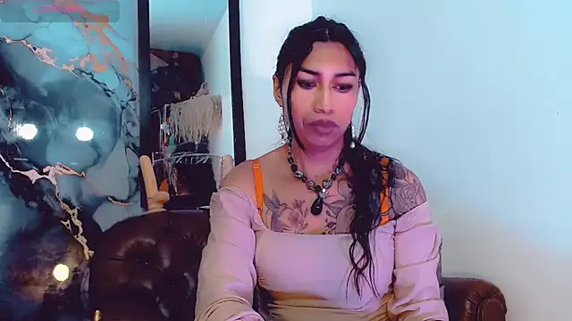 khiara moretti online show from 11-07-25, 11:04