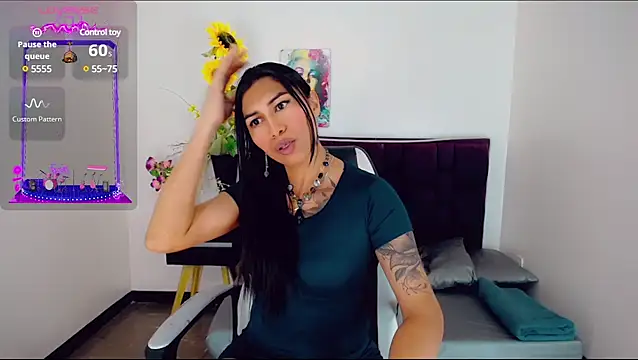 khiara moretti online show from 03-22-25, 11:42