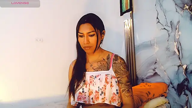 khiara moretti online show from 10-03-25, 11:01