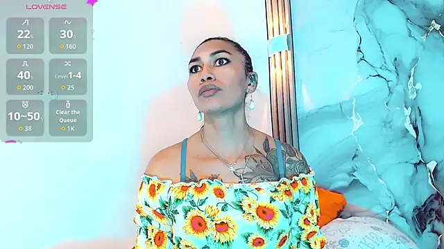 khiara moretti online show from 11-24-25, 11:32