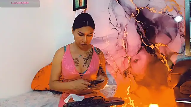 khiara moretti online show from 10-04-25, 11:12