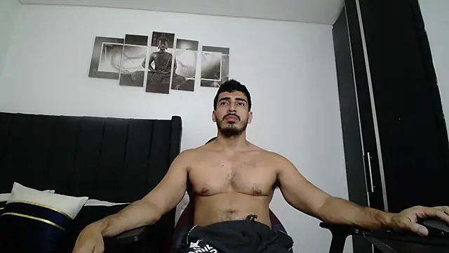 Snapshot of muscle_ares chatting on 02-15-25, 02:44 muscle ares online show from 02-15-25, 02:44