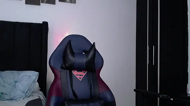 Snapshot of muscle_ares chatting on 03-16-25, 12:11 muscle ares online show from 03-16-25, 12:11