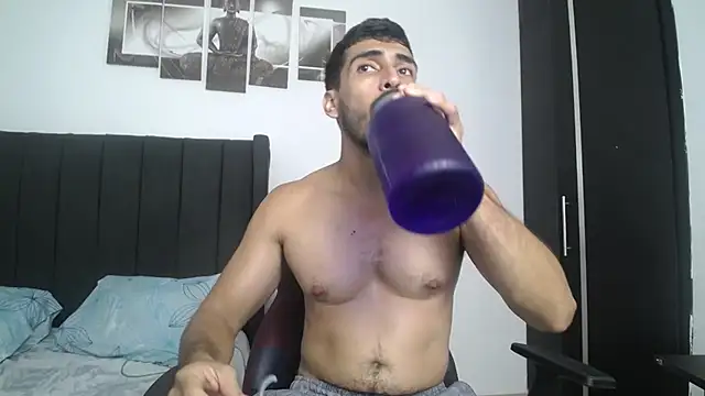 Snapshot of muscle_ares chatting on 02-21-25, 05:42 muscle ares online show from 02-21-25, 05:42