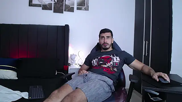 Snapshot of muscle_ares chatting on 02-14-25, 03:05 muscle ares online show from 02-14-25, 03:05