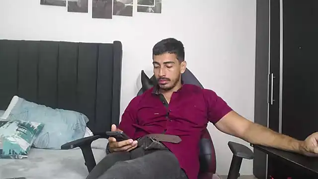 Snapshot of muscle_ares chatting on 03-13-25, 12:56 muscle ares online show from 03-13-25, 12:56