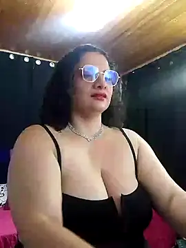 Snapshot of Aleja_Gonzales chatting on 06-22-26, 10:51 Aleja Gonzales online show from 06-22-26, 10:51