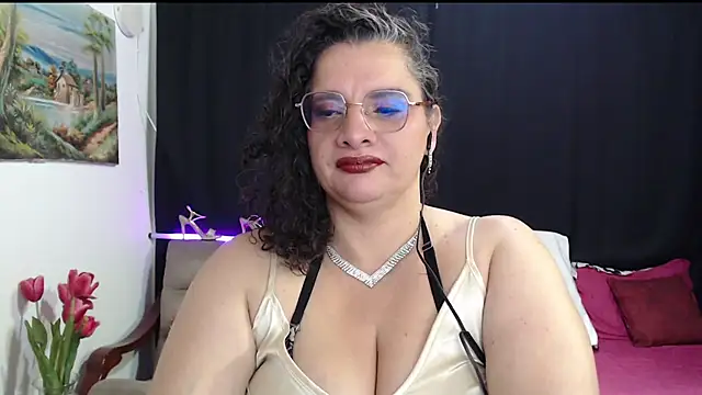 Snapshot of Aleja_Gonzales chatting on 06-18-26, 02:43 Aleja Gonzales online show from 06-18-26, 02:43