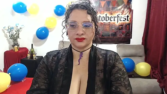 Snapshot of Aleja_Gonzales chatting on 10-02-25, 08:56 Aleja Gonzales online show from 10-02-25, 08:56