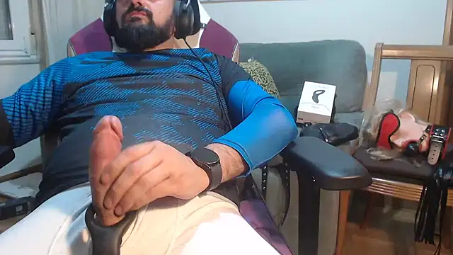 Snapshot of master4subslut chatting on 12-14-25, 02:29 master4subslut online show from 12-14-25, 02:29