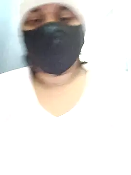 Snapshot of Shoni__ chatting on 01-13-26, 04:33 Shoni online show from 01-13-26, 04:33