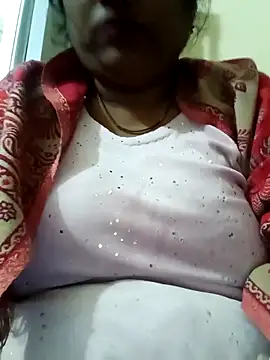 Snapshot of Shoni__ chatting on 12-22-25, 04:12 Shoni online show from 12-22-25, 04:12