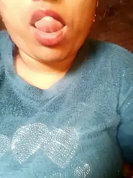 Snapshot of Shoni__ chatting on 01-06-26, 10:52 Shoni online show from 01-06-26, 10:52