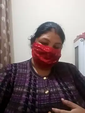 Snapshot of Shoni__ chatting on 12-17-24, 06:09 Shoni online show from 12-17-24, 06:09