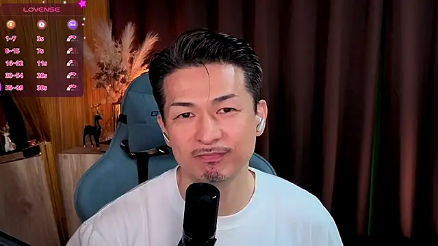 Snapshot of HARU-outdoor-x chatting on 11-02-25, 02:22 HARU-outdoor-x online show from 11-02-25, 02:22