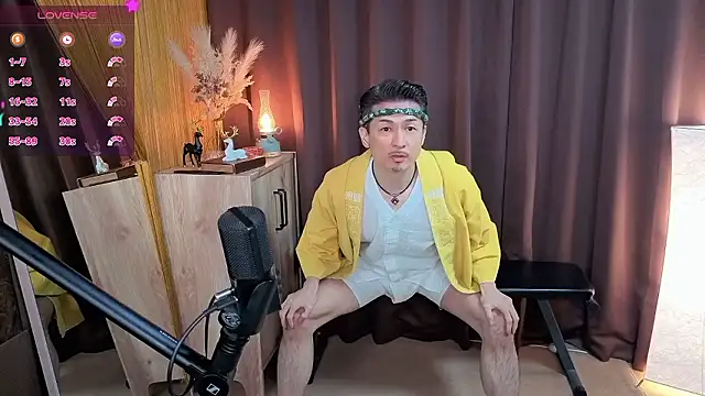 Snapshot of HARU-outdoor-x chatting on 10-31-25, 02:24 HARU-outdoor-x online show from 10-31-25, 02:24