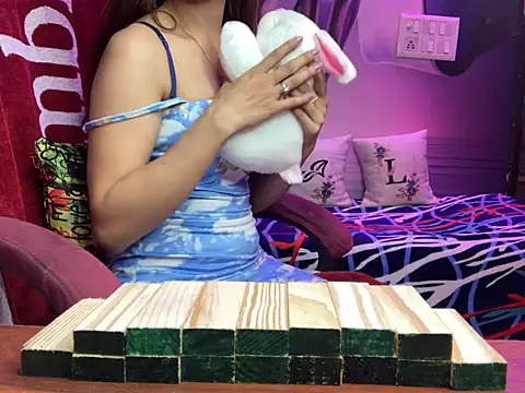 Snapshot of Royal_girl_1 chatting on 02-27-25, 03:18 Royal girl 1 online show from 02-27-25, 03:18