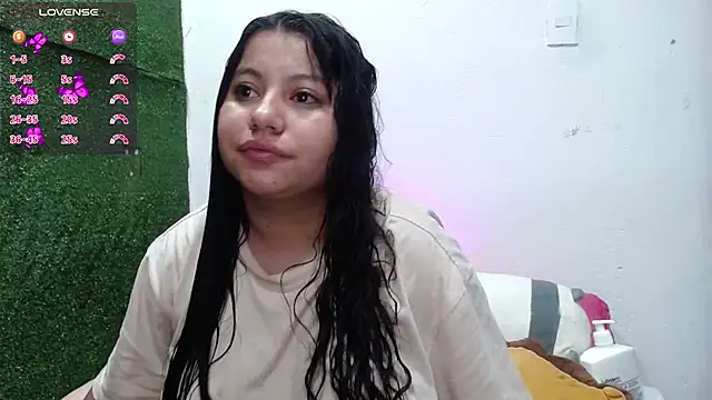 Snapshot of Miaa_Smiith1 chatting on 11-07-25, 10:09 Miaa Smiith1 online show from 11-07-25, 10:09