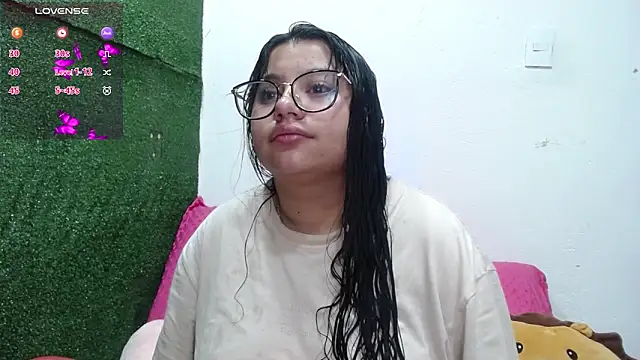 Snapshot of Miaa_Smiith1 chatting on 11-06-25, 10:08 Miaa Smiith1 online show from 11-06-25, 10:08