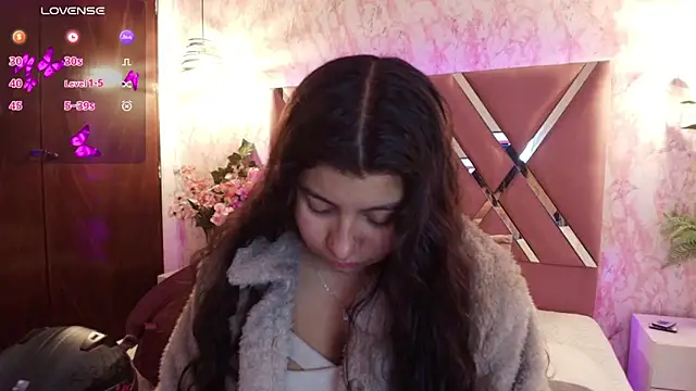 Snapshot of Miaa_Smiith1 chatting on 02-25-25, 12:05 Miaa Smiith1 online show from 02-25-25, 12:05