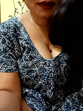 Snapshot of Jaanu_Jaanvi chatting on 03-10-25, 07:29 Jaanu Jaanvi online show from 03-10-25, 07:29