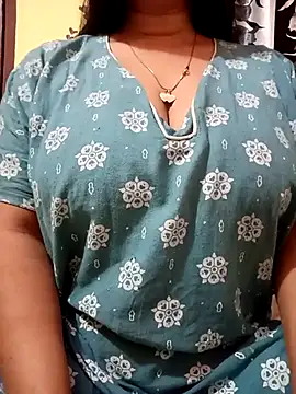 Snapshot of Jaanu_Jaanvi chatting on 03-06-25, 11:31 Jaanu Jaanvi online show from 03-06-25, 11:31