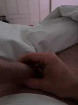 Snapshot of LucaDonna998 chatting on 10-29-25, 12:42 LucaDonna998 online show from 10-29-25, 12:42