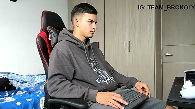 Snapshot of jacob_firexx chatting on 11-11-25, 11:49 jacob firexx online show from 11-11-25, 11:49