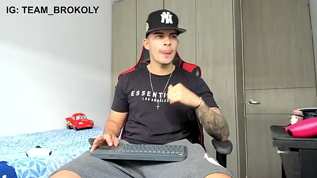 Snapshot of jacob_firexx chatting on 11-13-25, 06:34 jacob firexx online show from 11-13-25, 06:34