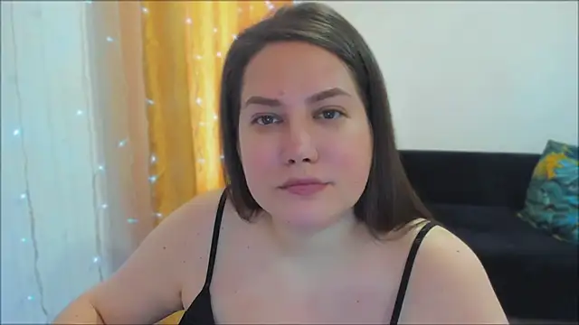 Snapshot of _madalexa_ chatting on 10-31-25, 10:23 madalexa online show from 10-31-25, 10:23