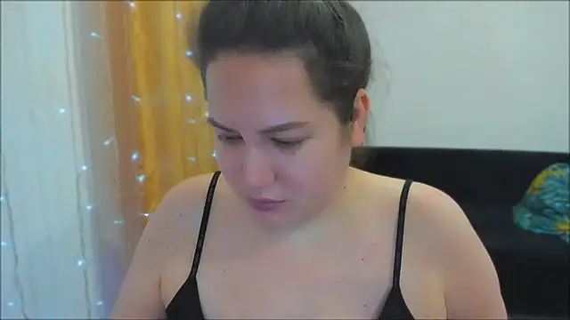 Snapshot of _madalexa_ chatting on 10-30-25, 06:16 madalexa online show from 10-30-25, 06:16