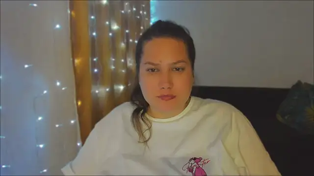 Snapshot of _madalexa_ chatting on 09-19-25, 11:42  madalexa  online show from 09-19-25, 11:42